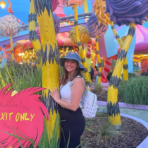 Meet your Posher, Jessie - Picture 1 of 1